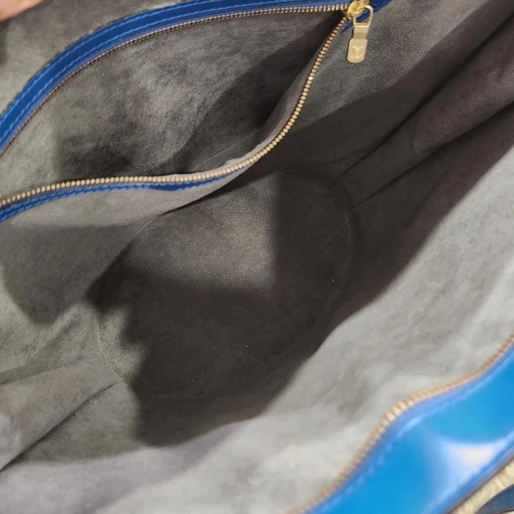 💙▪️Louis Vuitton▪️ Saint Jacques Epi PM w/ COA ✨️💙